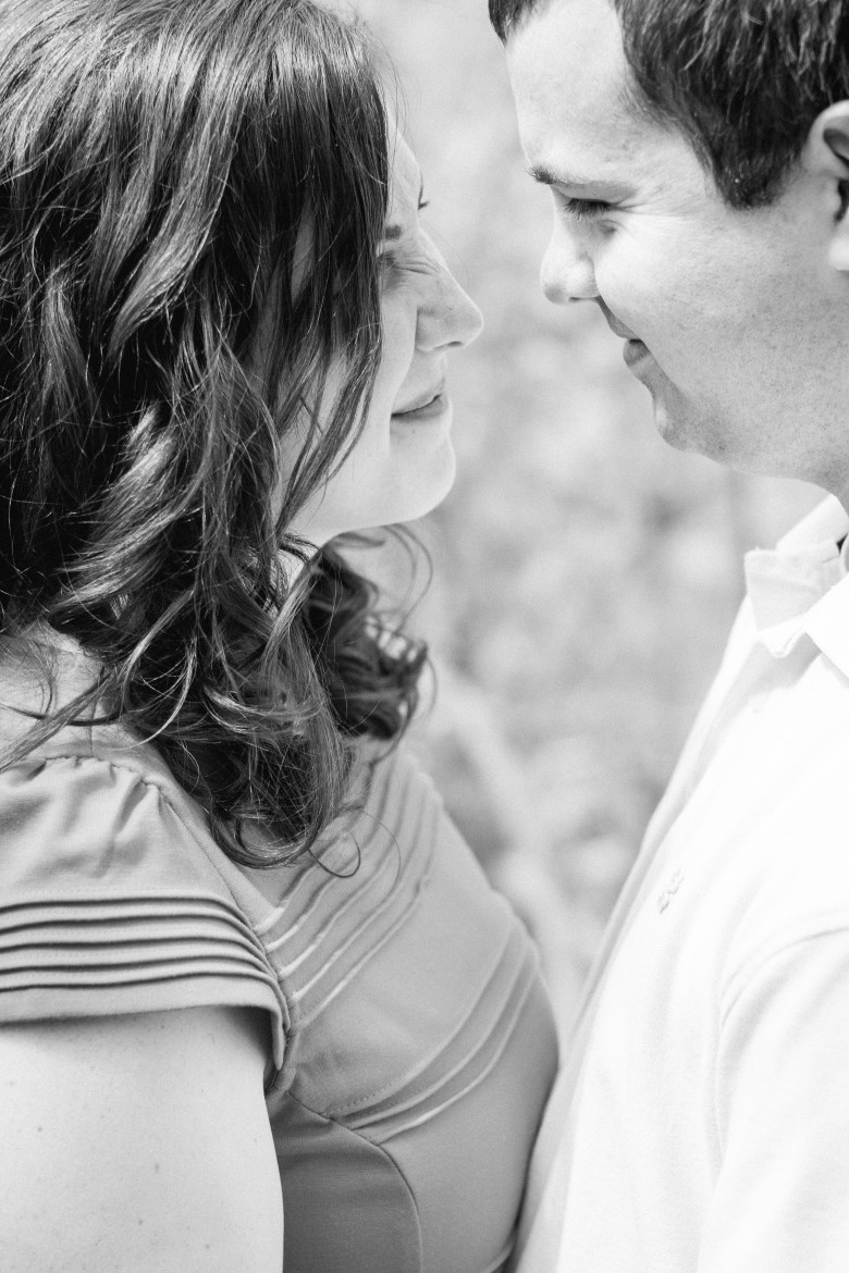 14_5_Couples_Photos_Jenn_and_Adam045